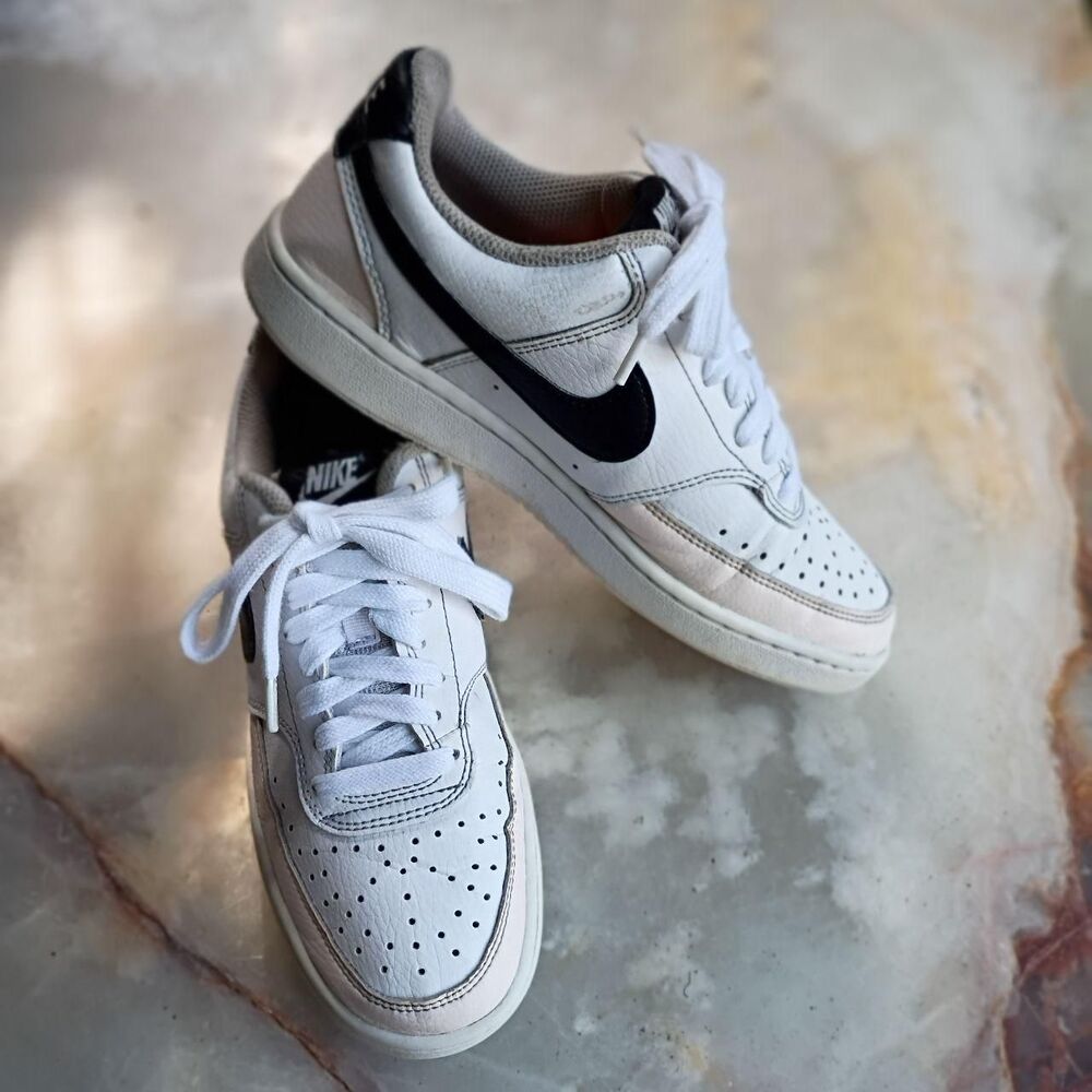 Nike Women's White and Grey Trainers